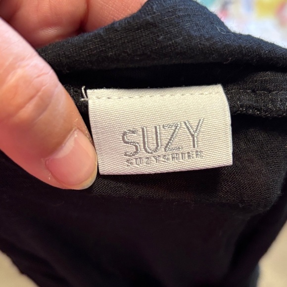 Black Sleeveless Lace Top - Picture 2 of 2